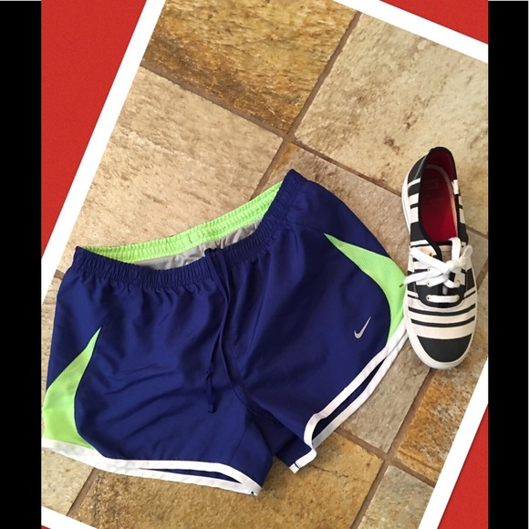 NIKE SHORTS NWOT - Picture 2 of 5